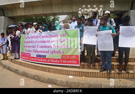 Die Studenten der Dhaka University demonstrieren am 8. Juni 2022 in Dhaka, Bangladesch, gegen die Sprecherin der ehemaligen indischen Bharatiya Janata Party, Nupur Sharma, wegen ihrer Äußerungen zum Propheten Mohammed. (Foto von Mamunur Rashid/NurPhoto) Stockfoto