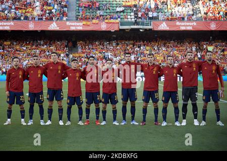 Spanien: Pablo Sarabia (Sporting CP), Ferran Torres (FC Barcelona), Pau Torres (Villarreal CF), Gavi (FC Barcelona), Carlos Soler (Valencia CF), Jordi Alba (FC Barcelona), Alvaro Morata (Juventus FC), Diego Llorente (Leeds United), Cesar Azpilicueta (FC Chelsea), Unai, Simon Sergio Bustic (FC Barcelona) Während der UEFA Nations League Ein Spiel der Gruppe 2 zwischen Spanien und Portugal im Estadio Benito Villamarin am 2. Juni 2022 in Sevilla, Spanien. (Foto von Jose Breton/Pics Action/NurPhoto) Stockfoto