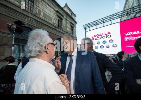 Letztes Treffen des Kandidaten für den Bürgermeister von Palermo, des Mitte-Rechts-Präsidenten, Roberto Lagalla, beim Politeama Multisala in Palermo. Italien, Sizilien, Palermo, 10. Juni 2022 (Foto von Francesco Militello Mirto/NurPhoto) Stockfoto