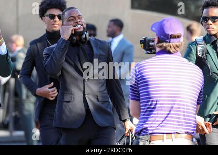 Baton Rouge, LA, USA. 5.. November 2022. Kaysson BOUTTE von LSU lächelt vor dem NCAA-Fußballspiel zwischen der Alabama Crimson Tide und den LSU Tigers im Tiger Stadium in Baton Rouge, LA, für die Kamera. Jonathan Mailhes/CSM/Alamy Live News Stockfoto