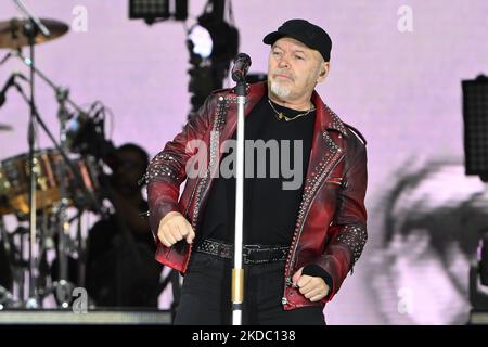 Vasco Rossi während des Konzerts, Vasco Live, im Circo Massimo, 12.. Juni 2022, Rom, Italien. (Foto von Domenico Cippitelli/LiveMedia/NurPhoto) Stockfoto