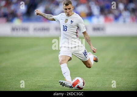 Lucas Digne (Aston Villa) aus Frankreich hat während der UEFA Nations League Am 13. Juni 2022 in Paris, Frankreich, ein Spiel der Gruppe 1 zwischen Frankreich und Kroatien im Stade de France bestanden. (Foto von Jose Breton/Pics Action/NurPhoto) Stockfoto