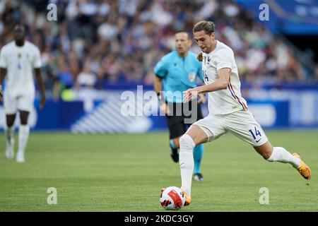 Adrien Rabiot (FC Juventus) aus Frankreich schießt während der UEFA Nations League Ein Spiel der Gruppe 1 zwischen Frankreich und Kroatien am 13. Juni 2022 im Stade de France in Paris, Frankreich, auf das Tor. (Foto von Jose Breton/Pics Action/NurPhoto) Stockfoto