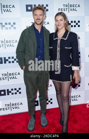 Boyd Holbrook und Tatiana Pajkovic nehmen an der Premiere von „Vengeance“ während des Tribeca Festivals 2022 im BMCC Tribeca PAC am 12. Juni 2022 Teil in (Foto von John Nacion/NurPhoto) Stockfoto