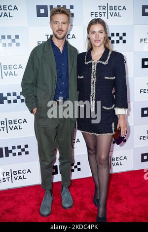 Boyd Holbrook und Tatiana Pajkovic nehmen an der Premiere von „Vengeance“ während des Tribeca Festivals 2022 im BMCC Tribeca PAC am 12. Juni 2022 Teil in (Foto von John Nacion/NurPhoto) Stockfoto