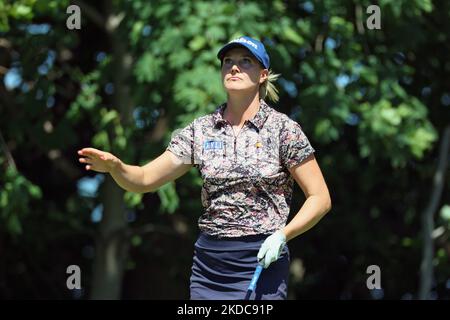 Sanna Nuutinen aus Helsinki, Finnland, folgt ihrem Schuss aus dem Jahr 4. bei der ersten Runde des Meijer LPGA Classic Golfturniers im Blythefield Country Club in Belmont, MI, USA, Donnerstag, 16. Juni 2022. (Foto von Amy Lemus/NurPhoto) Stockfoto