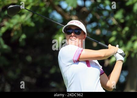 Linnea Johansson aus Bastad, Schweden, trifft am 16. Juni 2022 in der ersten Runde des Meijer LPGA Classic Golfturniers im Blythefield Country Club in Belmont, MI, USA, vom 4. Abschlag. (Foto von Amy Lemus/NurPhoto) Stockfoto
