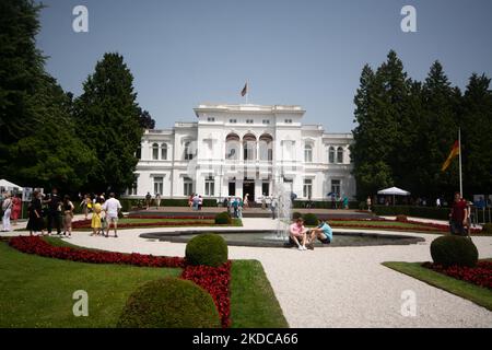 Gesamtansicht des Eröffnungstages der Villa Hammerschmidt in Bonn am June18?2022 (Foto: Ying Tang/NurPhoto) Stockfoto