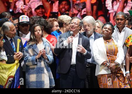 Gustavo Petro, der derzeitige Präsident Kolumbiens, hält nach dem Wahlsieg am Sonntag in Bogota, Kolumbien, am 19. Juni 2022 eine Rede. (Foto von Daniel Garzon Herazo/NurPhoto) Stockfoto