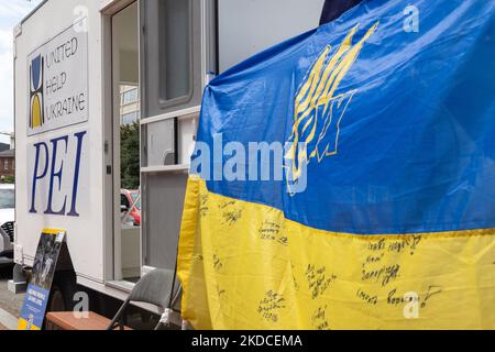 Eine gespendete mobile medizinische Klinik wird am 21. Juni 2022 am Holodomor Memorial in Washington, D.C. gesehen, während Beamte von United Help Ukraine und Pacific Engineering Inc. Eine Einweihungszeremonie und den Segen für den schnellen Einsatz der Einheit in der Ukraine abhalten. (Foto von Bryan Olin Dozier/NurPhoto) Stockfoto