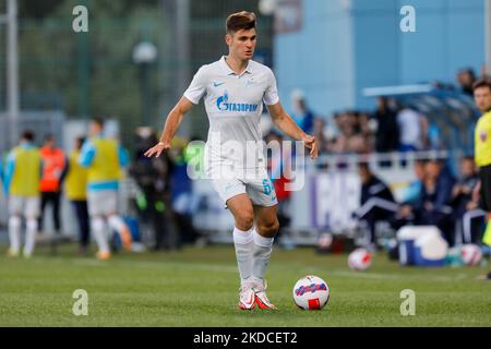 Kirill Kravtsov von Zenit St. Petersburg in Aktion während des PARI Premier Cup Preseason Turnierspiels zwischen Zenit St. Petersburg und Pari Nischni Nowgorod am 21. Juni 2022 im Smena Stadium in Sankt Petersburg, Russland. (Foto von Mike Kireev/NurPhoto) Stockfoto