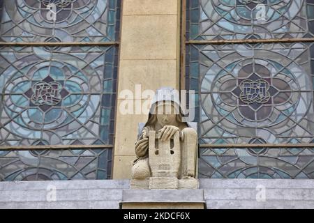 Detail der dekorativen Elemente, die das Gebäude des Royal Ontario Museums im Zentrum von Toronto, Ontario, Kanada, am 20. Juli 2022 schmücken. Das Royal Ontario Museum ist ein Museum für Kunst, Weltkultur und Naturgeschichte in Toronto, Ontario, Kanada. Es ist eines der größten Museen in Nordamerika und das größte in Kanada. (Foto von Creative Touch Imaging Ltd./NurPhoto) Stockfoto