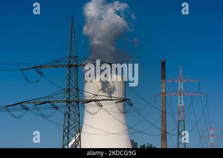 Die allgemeine Ansicht des Kohlekraftwerks Walsum wird am 22. Juni 2022 in Dusburg, Deutschland, gesehen, da Deutschland plant, Kohle anstelle von Gas für die Stromerzeugung zu verwenden, um mit dem verringerten Gasfluss aus der Nord Stream-Pipeline fertig zu werden. (Foto von Ying Tang/NurPhoto) Stockfoto