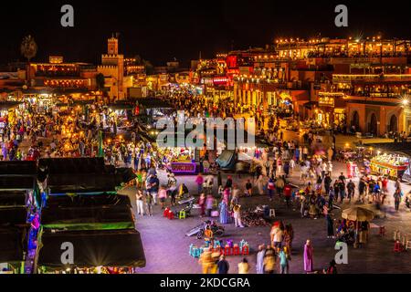 Marokko., Marrakesch - das Jemma al Fna / Jemaa el-Fnaa in der Nacht Stockfoto