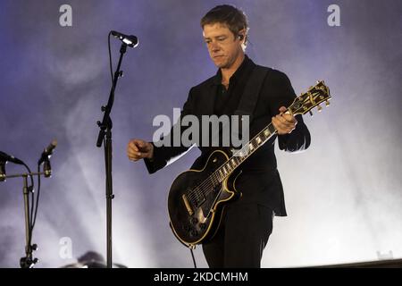 LANDGRAAF, NIEDERLANDE - 19. JUNI: Interpol treten am 19. Juni 2022 im niederländischen MegaLand Landgraaf beim Pinkpop Festival 2022 auf. (Foto von Roberto Finizio/NurPhoto) Stockfoto