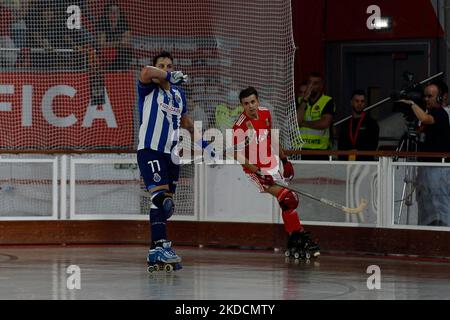 Gonçalo Alves des FC Porto feiert während der Rink Hockey-Playoffs 4. Etappe zwischen SL Benfica und FC Porto, im Pavilhão Fidelidade, Lissabon, Portugal, 25, Juni 2022 (Foto von João Rico/NurPhoto) Stockfoto