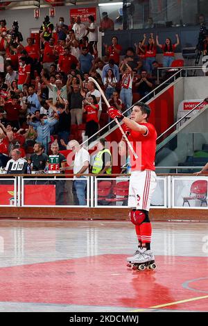 Carlos Nicolia von SL Benfica feiert während der Rink Hockey-Playoffs 4. Etappe zwischen SL Benfica und FC Porto, in Pavilhão Fidelidade, Lisboa, Portugal, 25, Juni 2022 (Foto von João Rico/NurPhoto) Stockfoto