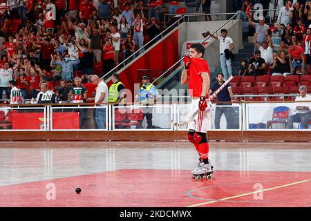Carlos Nicolia von SL Benfica feiert während der Rink Hockey-Playoffs 4. Etappe zwischen SL Benfica und FC Porto, in Pavilhão Fidelidade, Lisboa, Portugal, 25, Juni 2022 (Foto von João Rico/NurPhoto) Stockfoto