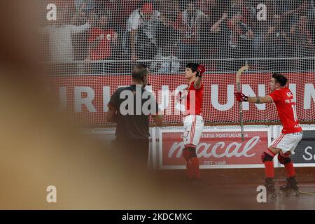 Pablo Alvarez von SL Benfica feiert während der Rink Hockey-Playoffs 4. Etappe zwischen SL Benfica und FC Porto, im Pavilhão Fidelidade, Lisboa, Portugal, 25, Juni 2022 (Foto von João Rico/NurPhoto) Stockfoto
