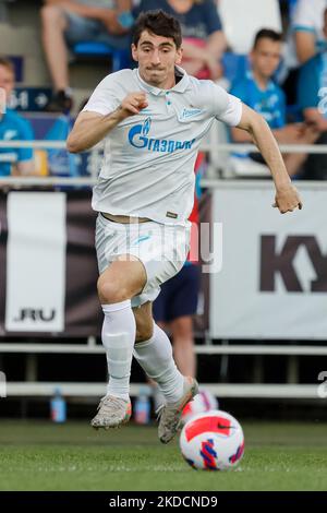 Zelimkhan Bakaev von Zenit St. Petersburg in Aktion während des PARI Premier Cup Preseason Turnierspiels zwischen Zenit St. Petersburg und Sotschi am 25. Juni 2022 im Smena Stadium in Sankt Petersburg, Russland. (Foto von Mike Kireev/NurPhoto) Stockfoto