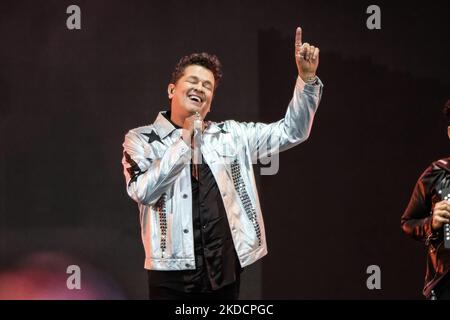 Carlos Vives tritt am 25. Juni 2022 im Wanda Metropolitano Stadium im Rahmen des 30.-jährigen Bestehens von Cadena 100 in Madrid, Spanien, auf. (Foto von Oscar Gonzalez/NurPhoto) Stockfoto