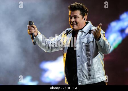 Carlos Vives tritt am 25. Juni 2022 im Wanda Metropolitano Stadium im Rahmen des 30.-jährigen Bestehens von Cadena 100 in Madrid, Spanien, auf. (Foto von Oscar Gonzalez/NurPhoto) Stockfoto