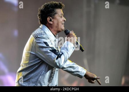 Carlos Vives tritt am 25. Juni 2022 im Wanda Metropolitano Stadium im Rahmen des 30.-jährigen Bestehens von Cadena 100 in Madrid, Spanien, auf. (Foto von Oscar Gonzalez/NurPhoto) Stockfoto