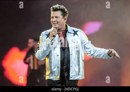 Carlos Vives tritt am 25. Juni 2022 im Wanda Metropolitano Stadium im Rahmen des 30.-jährigen Bestehens von Cadena 100 in Madrid, Spanien, auf. (Foto von Oscar Gonzalez/NurPhoto) Stockfoto