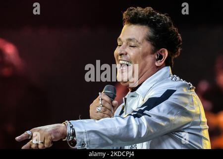 Carlos Vives tritt am 25. Juni 2022 im Wanda Metropolitano Stadium im Rahmen des 30.-jährigen Bestehens von Cadena 100 in Madrid, Spanien, auf. (Foto von Oscar Gonzalez/NurPhoto) Stockfoto