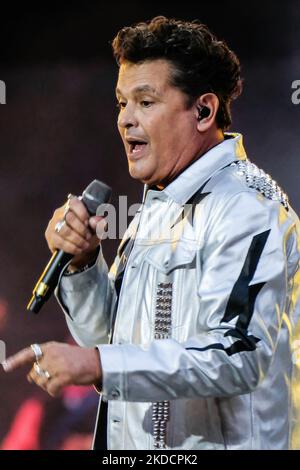 Carlos Vives tritt am 25. Juni 2022 im Wanda Metropolitano Stadium im Rahmen des 30.-jährigen Bestehens von Cadena 100 in Madrid, Spanien, auf. (Foto von Oscar Gonzalez/NurPhoto) Stockfoto