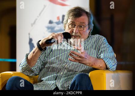 Francesco Guccini während der italienischen Künstler-Pressekonferenz Verleihung der Ehrenbürgerschaft an Francesco Guccini am 25. Juni 2022 auf der Piazza del Comune in Mondolfo (PU), Italien (Foto: Emmanuele Olivi/LiveMedia/NurPhoto) Stockfoto