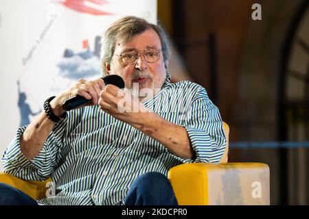 Francesco Guccini während der italienischen Künstler-Pressekonferenz Verleihung der Ehrenbürgerschaft an Francesco Guccini am 25. Juni 2022 auf der Piazza del Comune in Mondolfo (PU), Italien (Foto: Emmanuele Olivi/LiveMedia/NurPhoto) Stockfoto