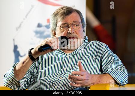 Francesco Guccini während der italienischen Künstler-Pressekonferenz Verleihung der Ehrenbürgerschaft an Francesco Guccini am 25. Juni 2022 auf der Piazza del Comune in Mondolfo (PU), Italien (Foto: Emmanuele Olivi/LiveMedia/NurPhoto) Stockfoto