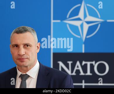 Vitali Klitschko spricht mit den Medien während des NATO-Gipfels am 29. Juni 2022 in Madrid, Spanien. (Foto von Jakub Porzycki/NurPhoto) Stockfoto