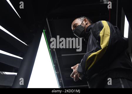 Lewis Hamilton aus Großbritannien und Mercedes AMG Petronas üben vor dem Grand Prix von Großbritannien F1 in Silverstone am 1. Juli 2022 in Northampton, Großbritannien. (Foto von Jose Breton/Pics Action/NurPhoto) Stockfoto