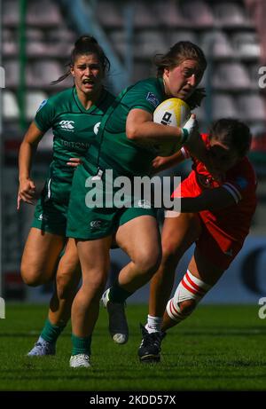 Chloe ROLLIE (Zentrum) aus Irland in Aktion während der Irland 7S gegen Polen 7S, dem Finale der Rugby Europe Sevens Championship Series 2022 in Krakau. Am Sonntag, den 03. Juli 2022, im Henryk Reyman Municipal Stadium, Krakau, Woiwodschaft Kleinpolen, Polen. (Foto von Artur Widak/NurPhoto) Stockfoto