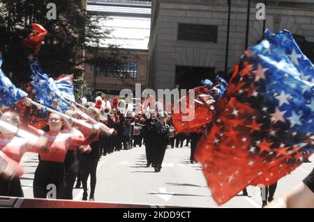 Baldwinsville Marching Band aus Baldwinsville, New York, marschiert am 4. Juli 2022 zur Parade zum Unabhängigkeitstag in Philadelphia, PA. (Foto von Cory Clark/NurPhoto) Stockfoto
