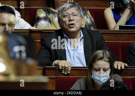 Eric Coquerel, Mitglied des parlaments der linken französischen Partei La France Insoumise (LFI) und Mitglied der linken Koalition NUPES (Nouvelle Union Populaire Ecologique et Sociale - Ecologic and Social Union der neuen Menschen) Nimmt an der Rede der französischen Premierministerin Elisabeth Borne Teil, die für ihre „allgemeine politische Erklärung“ an die Abgeordneten der neuen Legislaturperiode in der Nationalversammlung spricht - 6. Juli 2022, Paris (Foto: Daniel Pier/NurPhoto) Stockfoto