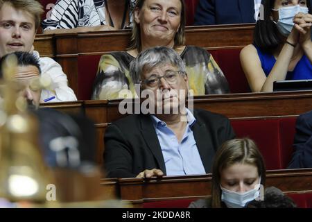 Eric Coquerel, Mitglied des parlaments der linken französischen Partei La France Insoumise (LFI) und Mitglied der linken Koalition NUPES (Nouvelle Union Populaire Ecologique et Sociale - Ecologic and Social Union der neuen Menschen) Nimmt an der Rede der französischen Premierministerin Elisabeth Borne Teil, die für ihre „allgemeine politische Erklärung“ an die Abgeordneten der neuen Legislaturperiode in der Nationalversammlung spricht - 6. Juli 2022, Paris (Foto: Daniel Pier/NurPhoto) Stockfoto