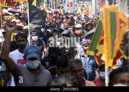 Volksgruppen marschieren Colombo im 9. Juli 2022 anhaltende Wirtschaftskrise in Sri Lanka (Foto: Akila Jayawardana/NurPhoto) Stockfoto