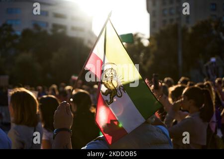 5. November 2022, Sant quinti de mediona, Katalonien, Spanien: Iranische Bürger, die in Barcelona leben, protestieren auf der zentralen Plaça de Catalunya in Barcelona wie jeden Samstag seit Masha Aminis Tod bekannt wurde, gab es immer mehr Proteste im Zentrum von Barcelona und auf der ganzen Welt (Foto: © Eric Renom/ZUMA Press Wire) Stockfoto