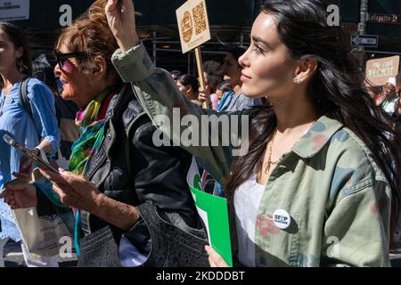 manhattan, New York USA - 23. September 2022 Studenten marschieren, um beim Jugendklimarat einen Klimanotstand zu erklären Stockfoto