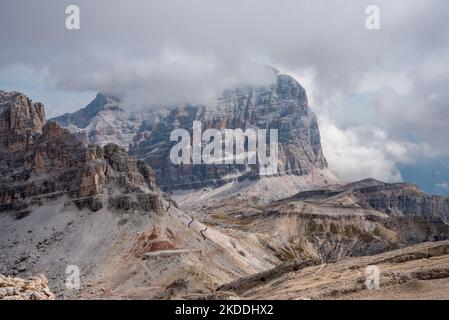 Wunderschöne, zerklüftete Berglandschaft am Lagazuoi, in den Dolomitenalpen der autonomen Provinz Südtirol Stockfoto