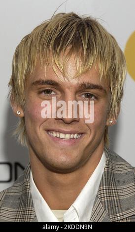 AARON CARTER (7. Dezember 1987 - 5. November 2022) der amerikanische Rapper, Sänger und Schauspieler, der in den ersten Jahren des 21.. Jahrhunderts ein Jugendlicher und Jugendpop-Star war, wurde am Samstag in seinem kalifornischen Haus tot aufgefunden. Er war 34 Jahre alt. FILE PHOTO SHOT ON: 11. Februar 2005, Hollywood, California, USA: AARON CARTER beim will.I.am Music Group Tsunami Benefit Concert. (Bild: Vaughn Youtz/ZUMAPRESS.com) Stockfoto