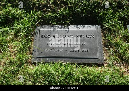 Los Angeles, California, USA 3.. November 2022 das Grab des Schauspielers/Sängers Ricky Nelson alias Eric Hilliard Nelson in der Revelation-Sektion im Forest Lawn Memorial Park Hollywood Hills am 3. November 2022 in Los Angeles, Kalifornien, USA. Foto von Barry King/Alamy Stockfoto Stockfoto