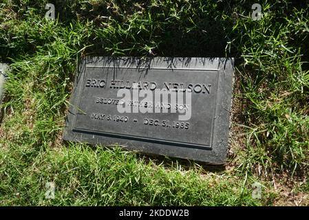 Los Angeles, California, USA 3.. November 2022 das Grab des Schauspielers/Sängers Ricky Nelson alias Eric Hilliard Nelson in der Revelation-Sektion im Forest Lawn Memorial Park Hollywood Hills am 3. November 2022 in Los Angeles, Kalifornien, USA. Foto von Barry King/Alamy Stockfoto Stockfoto