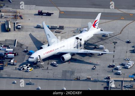 China Eastern Cargo Boeing 777F. Flugzeug 777 Frachter-Modell für den Frachttransport von China Eastern Cargo Airlines. Stockfoto