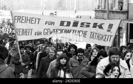 8000 Türken und ihre Familien demonstrierten am 31.01.1981 in Köln gegen die Militärdiktatur in ihrem Land Stockfoto