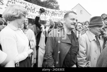 In Wuppertal wurde eine Skulptur die starke Linke zu Ehren von Friedrich Engels des Wiener Bildhauers Alfred Hrdlicka enthüllt. Juli 1981.Alfred Stockfoto