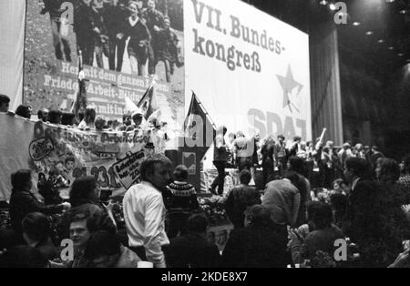 Der Bundeskongress der linken Sozialistischen Deutschen Arbeiterjugend (SDAJ) 7. im Jahr 1982, Deutschland Stockfoto